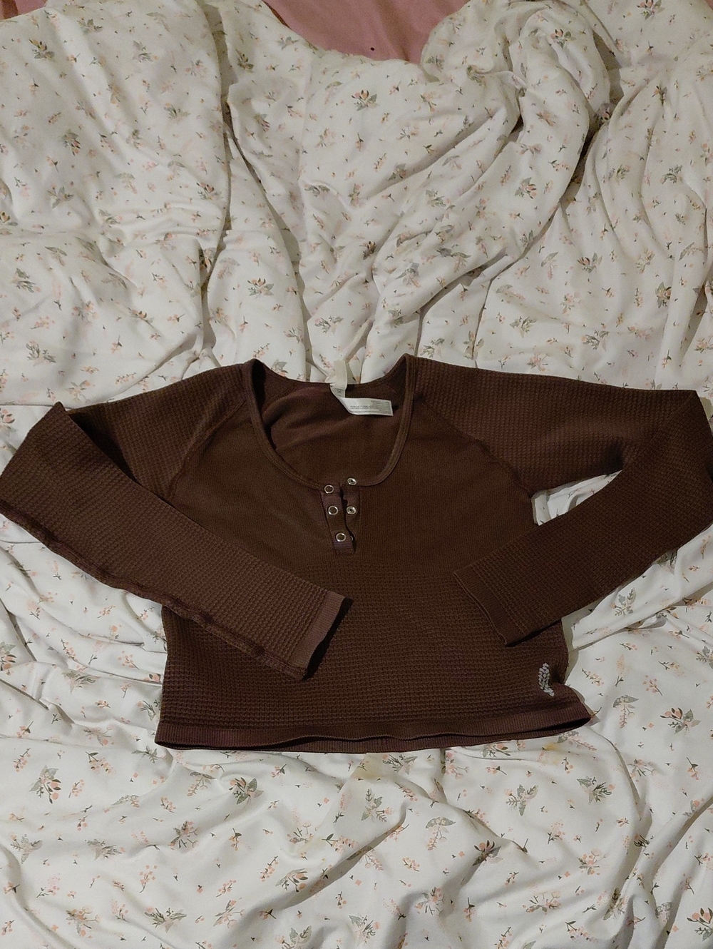 Waffle-Knit Long Sleeve Henley Sweater - Brown
